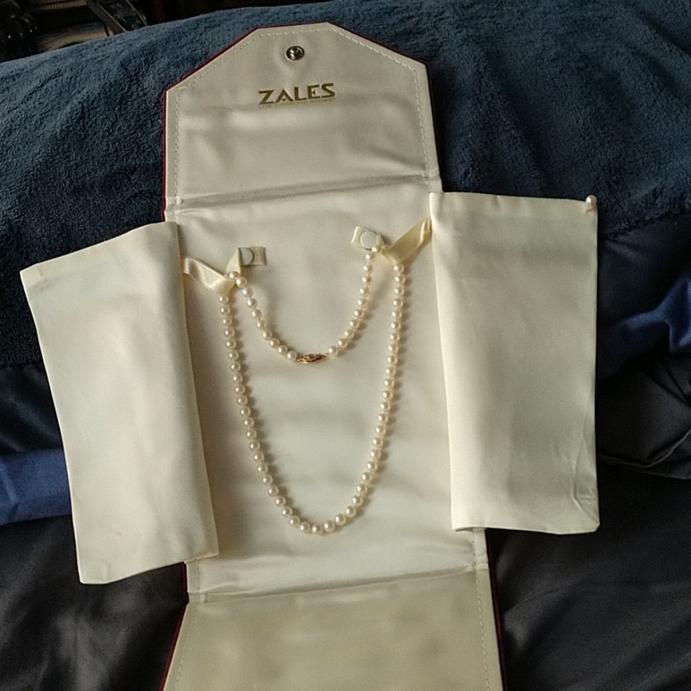 Vintage Freshwater Akoy pearl necklace